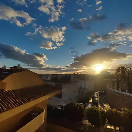 Pet Friendly Beautiful Flat With View, 3 Pools Apartment
