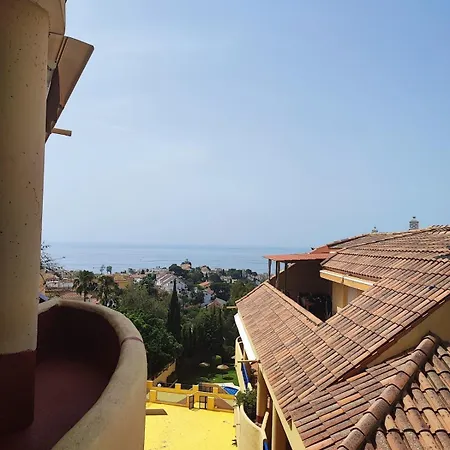 Pet Friendly Beautiful Flat With View, 3 Pools Apartment Fuengirola