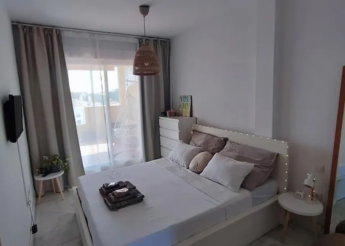 Apartment Pet Friendly Beautiful Flat With View, 3 Pools Fuengirola