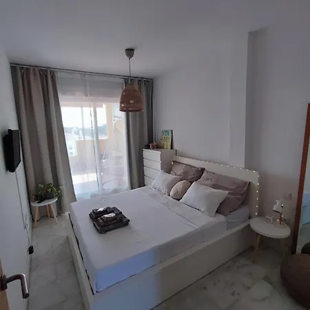 公寓 Pet Friendly Beautiful Flat With View, 3 Pools 丰希罗拉