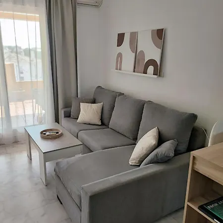 Pet Friendly Beautiful Flat With View, 3 Pools * 丰希罗拉