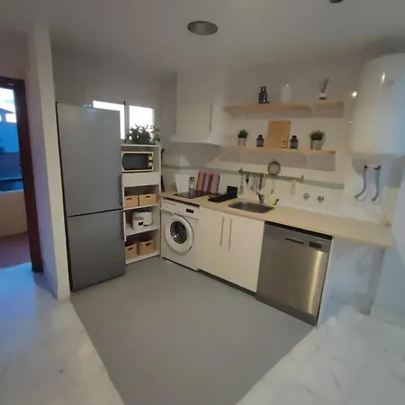 Pet Friendly Beautiful Flat With View, 3 Pools 公寓 *